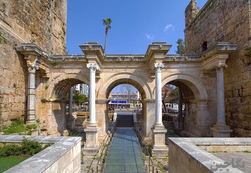 دروازه هادریان پرگه آنتالیا